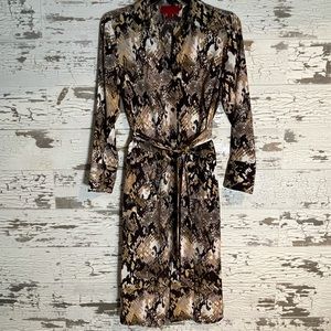 Snakeskin midi shirt dress. Jennifer Lopez